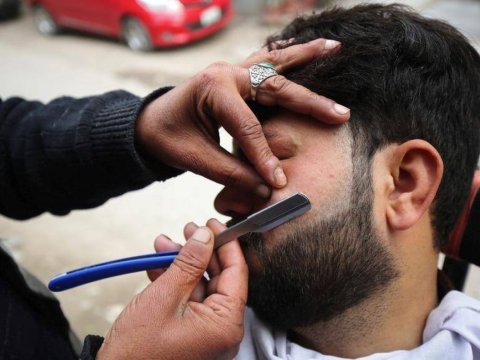 Pakistanda saqqal davası - 6 bərbər güllələndi