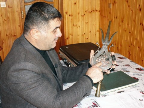 Şah İsmayılın döyüş bayrağının başlığı Astarada qorunur - FOTO