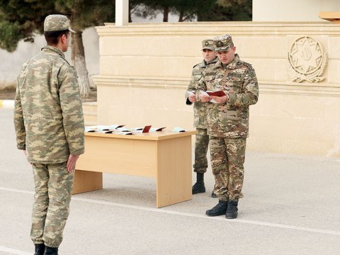 Müddətli hərbi qulluqçular tərxis edildi - FOTO