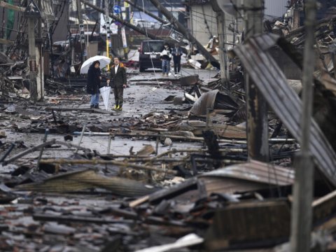 90 yaşında qadın 5 gün dağıntılar altında qaldı