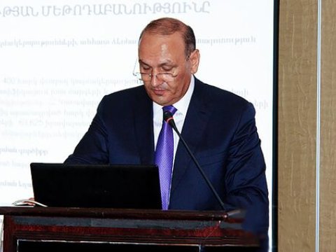 Ermənistanda sabiq nazir məhkəməyə əlil arabasında gətirildi