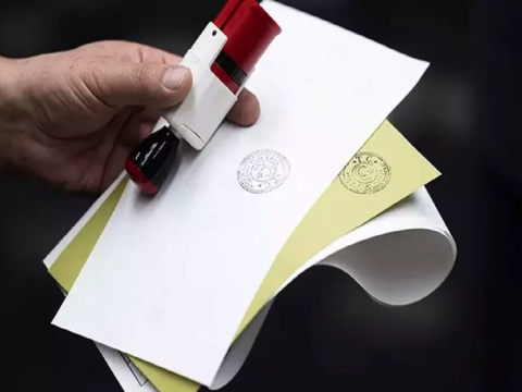 Türkiyə həyəcanlı seçki ərəfəsində: İstanbul uğrunda mübarizəni kim udacaq?