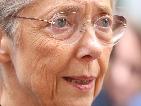 Fransanın baş naziri İSTEFA VERDİ