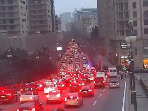 Bakının bəzi yollarında TIXAC var