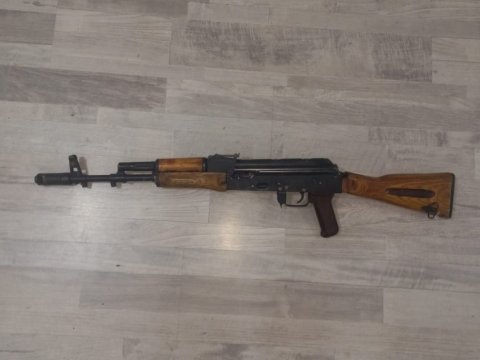 Biləsuvarda avtomat aşkarlandı