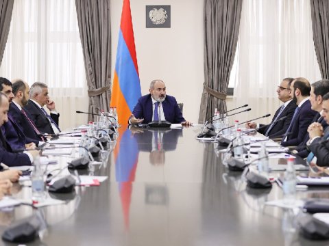 Paşinyan diplomatları topladı: Azərbaycanla bağlı müzakirələr aparıldı