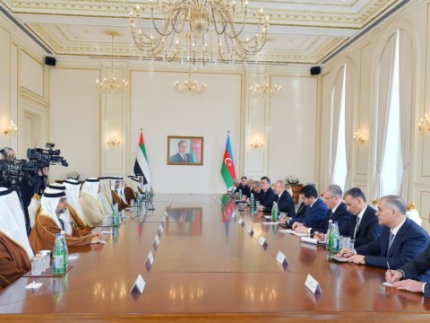 Azərbaycan və BƏƏ prezidentlərinin geniş tərkibdə görüşü keçirildi