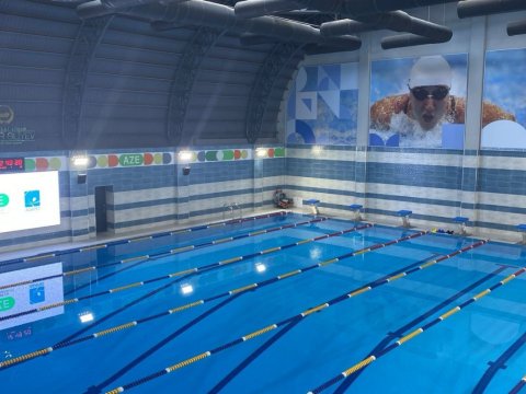 Bakıda yeni üzgüçülük hovuzu istifadəyə verildi