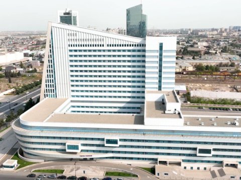 Yanğından təxliyə olunan 16 körpə Yeni Klinikaya yerləşdirilib