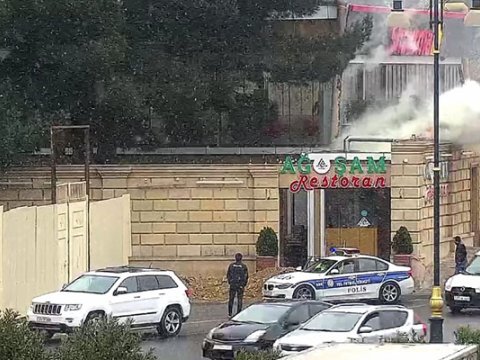 Bakıda məşhur restoranda yanğın - VİDEO