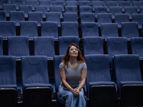 Toplantılarda, iclaslarda qaçıb ön sırada oturanlar - Bu, XƏSTƏLİK İMİŞ