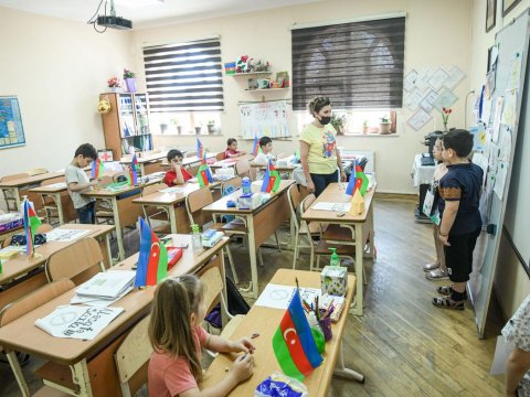 Tədrisin keyfiyyətinə daha çox nə təsir edir: Şagird sayı, yoxsa müəllimin hazırlığı...