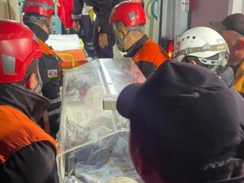 Perinatal Mərkəzdə xilas edilən 8 körpə EVƏ BURAXILDI