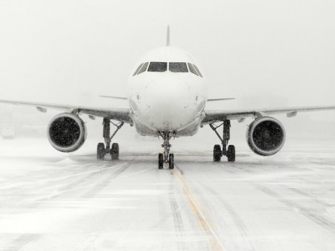 Tbilisidən bir sıra şəhərlərə uçuşlar təxirə salındı