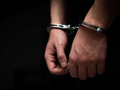 Bakıda avtomat satmaq istəyən şəxs saxlanıldı