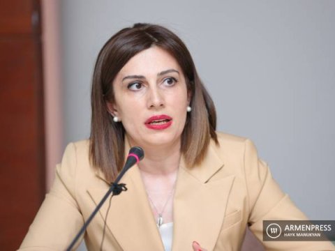 Ermənistanda nazir DİNDİRİLDİ