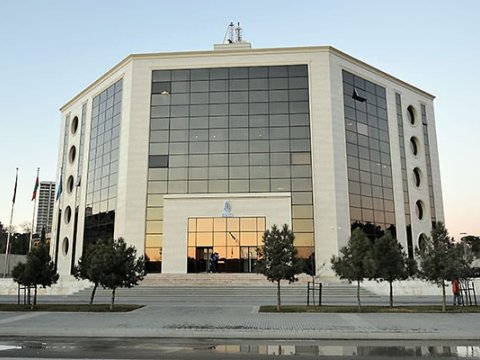 Azərbaycan çempionatında futbolçular bir-birini yumruqladı