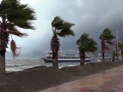 Fırtınalı hava ilə əlaqədar gəmilərə XƏBƏRDARLIQ