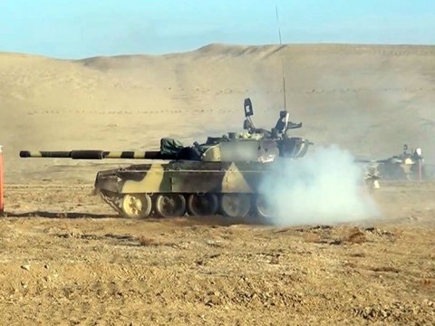 Hərbçilərin sürücülük və atəş bacarıqları yoxlanıldı - VİDEO