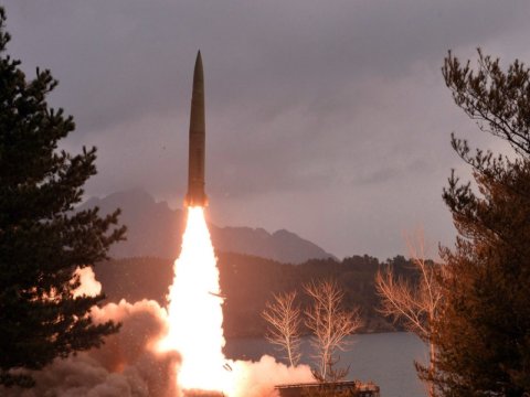 Şimali Koreya ballistik raket BURAXDI