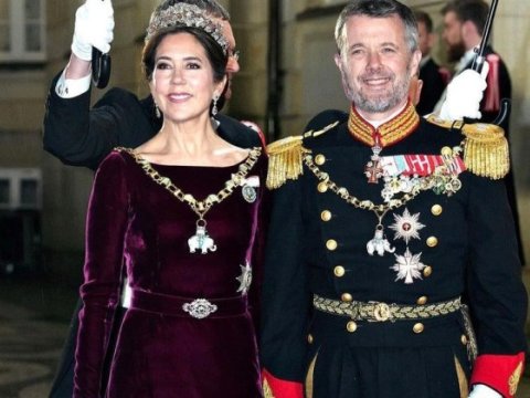 Danimarkanın yeni kralı TAXTA ÇIXDI