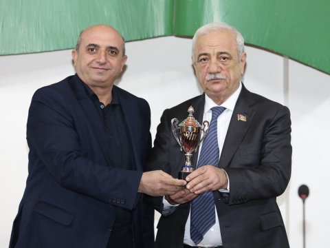 Səttar Möhbalıyev idmançıları mükafatlandırdı - FOTO