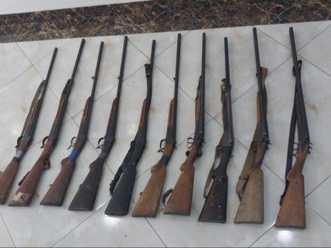 Sakinlər qanunsuz saxladıqları odlu silahları təhvil verdi