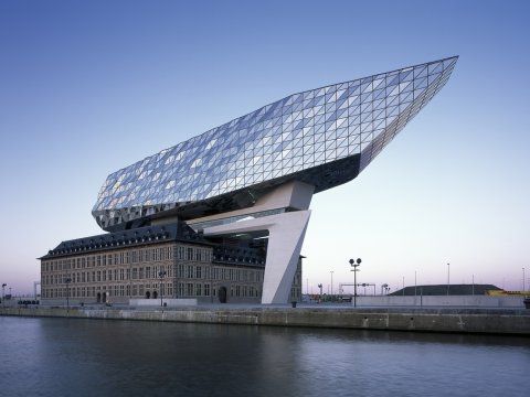 Antverpen limanının işində fasilələr yarana bilər - Qırmızı dənizə görə