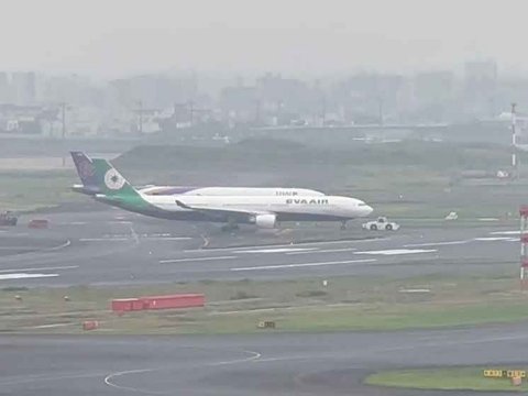 Aeroportda iki təyyarə toqquşdu