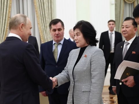 Putin KXDR xarici işlər naziri ilə görüşdü