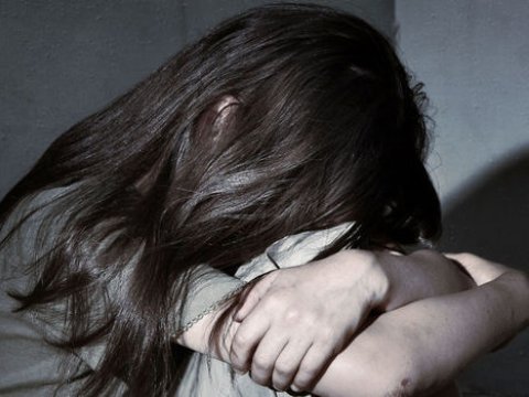 Bakıda 14 yaşlı qız zorakılığa məruz qaldı - Polis hərəkətə keçdi 