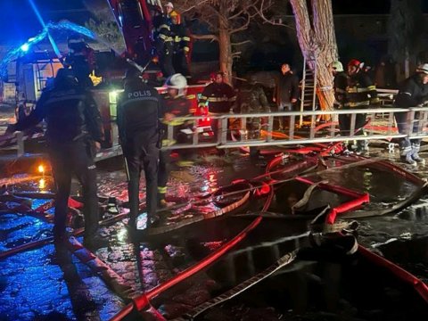 Yanan yataqxanadan görüntülər - FOTO/VİDEO