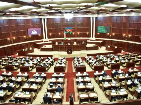 Parlamentdə dini vəziyyətlə bağlı dinləmə keçirilməsi təklif edildi