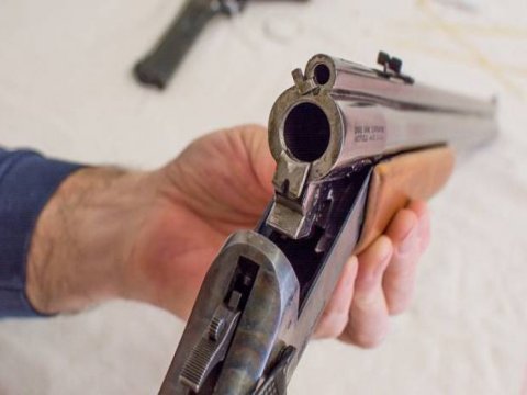 Qadını tüfənglə güllələyən şəxsə cinayət işi açıldı