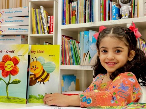 Üç yaşlı qız dünyanın ən gənc yazıçısı oldu