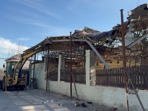 Binəqədidə sənədsiz  tikintilər söküldü - VİDEO