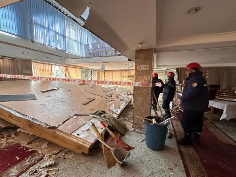 Bakıda dəhşət: Mərasim evinin tavanı çökdü, yaralılar var - FOTO/VİDEO