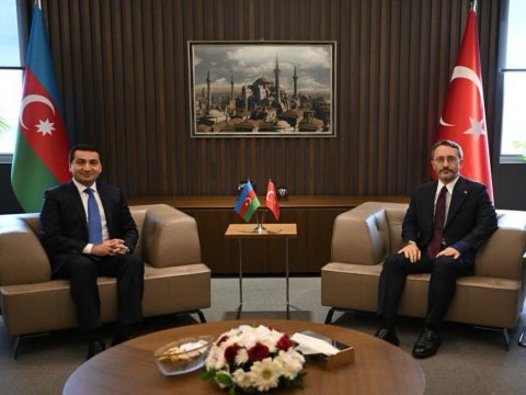 Hikmət Hacıyev Türkiyəyə getdi - Fəxrəddin Altunla görüşdü