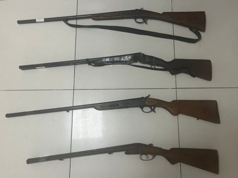 Daha 4 silah polisə təhvil verildi 