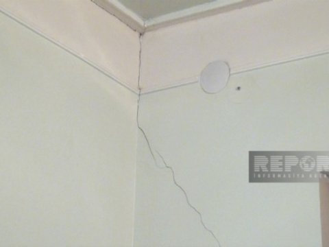 Azərbaycanda zəlzələ fəsadlar törətdi: Evlər çatladı 