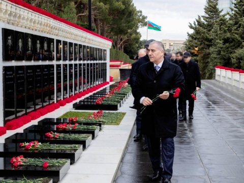 DTX əməkdaşları Şəhidlər Xiyabanını ziyarət etdi 