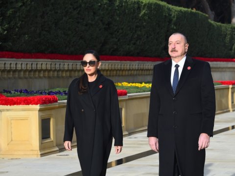 İlham Əliyev və xanımı Şəhidlər Xiyabanını ziyarət etdi - FOTOLAR