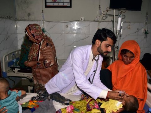 Pakistanda son 10 gündə 42 uşaq pnevmoniyadan ÖLÜB