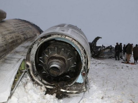 Təyyarə qəzasında 4 nəfər sağ qaldı - YENİLƏNİB
