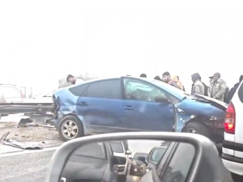 “Prius” “Mercedes”lə toqquşdu - VİDEO