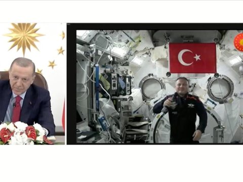 Ərdoğan kosmosda olan Gezeravcı ilə DANIŞDI