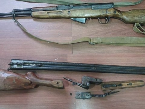 Silahları könüllü şəkildə polisə verdilər