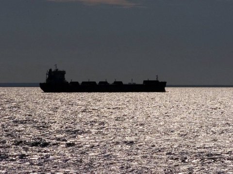 Husilər ABŞ-ın yük gəmisini raketlə vurdu