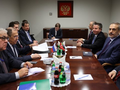 Lavrov Hakan Fidanla görüşdü