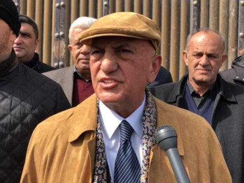 Əli İnsanov İlham Əliyevi dəstəkləməyə ÇAĞIRIB